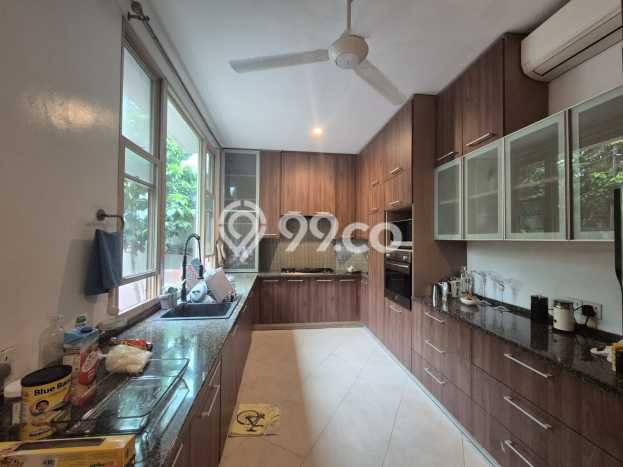 Hunian Ideal dengan LT 400m2 & LB 800m2 Disewakan di SCBD Hunian Ideal dengan LT 400m2 & LB 800m2 Disewakan di SCBD
