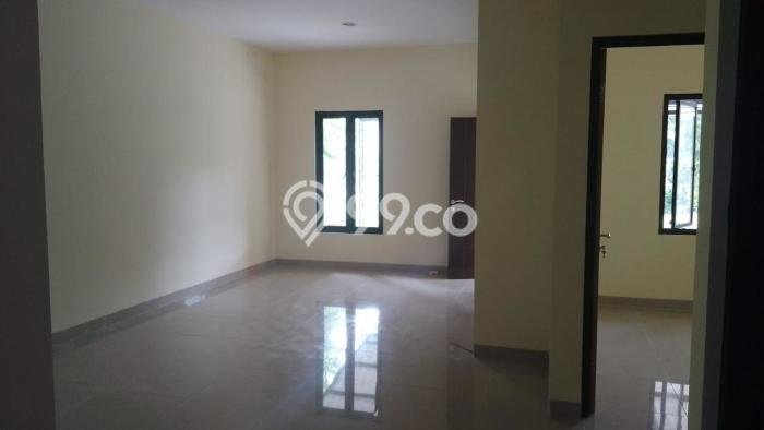 Rumah Luas Asri 4 KT Siap Pakai di Alam Sutera Tangerang Rumah Luas Asri 4 KT Siap Pakai di Alam Sutera Tangerang
