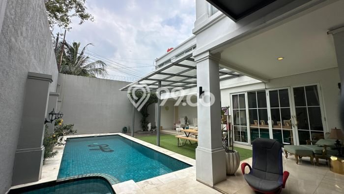 Rumah Luxury Modern Siap Huni di Cirendeu Jakarta Selatan Rumah Luxury Modern Siap Huni di Cirendeu Jakarta Selatan