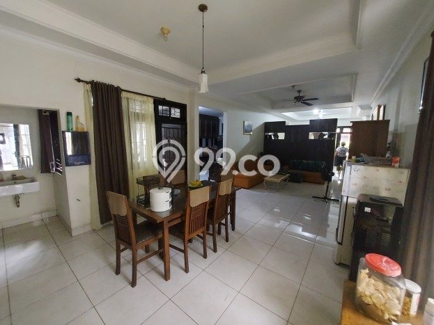 Rumah Mewah LB 180m2 Siap Huni Desain Elegan di Jatiwaringin, Jakarta Timur Rumah Mewah LB 180m2 Siap Huni Desain Elegan di Jatiwaringin, Jakarta Timur