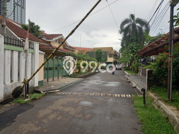 Rumah di Cilandak, Luas 673m², Bangunan 500m² Rumah di Cilandak, Luas 673m², Bangunan 500m²