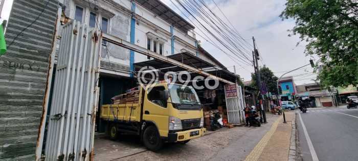Ruko Area Komersial di Duren Sawit, Luas 500m², Jalan Utama Ruko Area Komersial di Duren Sawit, Luas 500m², Jalan Utama