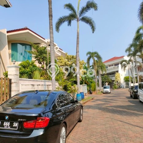 Rumah Strategis area Pantai Mutiara, Akses ke Pantai Mutiara, Jakarta Utara, Jakarta Utara - LT 414m² Rumah Strategis area Pantai Mutiara, Akses ke Pantai Mutiara, Jakarta Utara, Jakarta Utara - LT 414m²