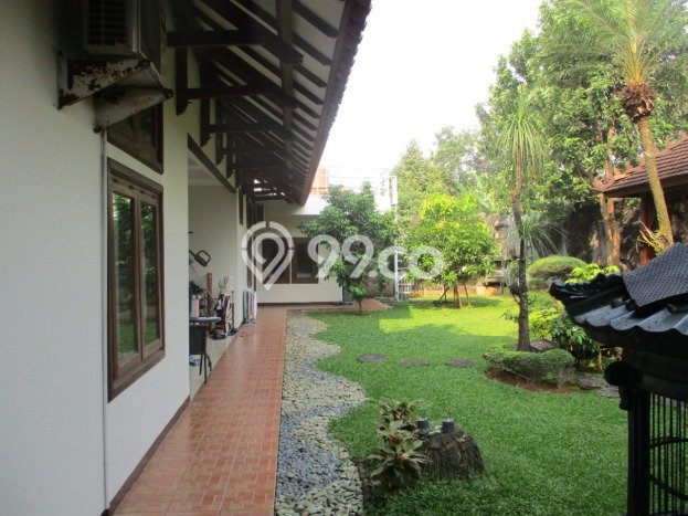 Rumah Nyaman 4 KT Luas Tanah 1283m² di Cipayung, Jakarta Timur Rumah Nyaman 4 KT Luas Tanah 1283m² di Cipayung, Jakarta Timur