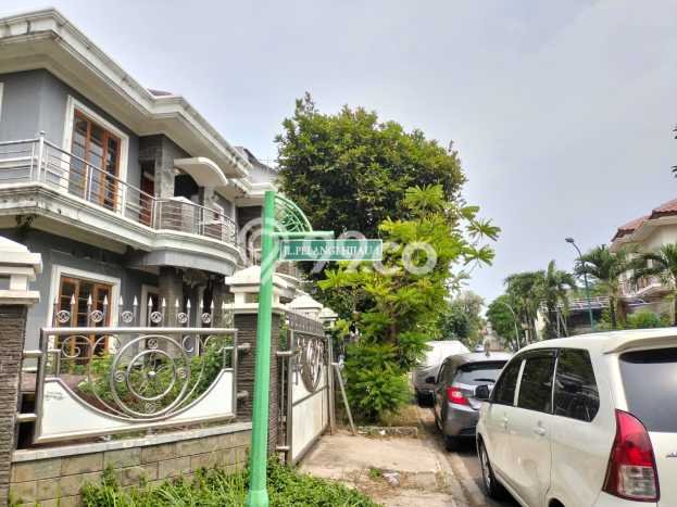 Rumah Strategis di Kelapa Gading, Jakarta Utara, LT 577m² LB 498m² - HARGA NEGO! Rumah Strategis di Kelapa Gading, Jakarta Utara, LT 577m² LB 498m² - HARGA NEGO!