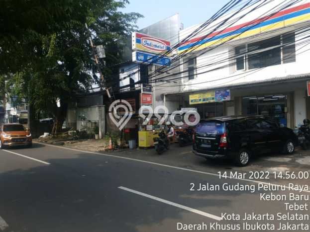 Rumah Bagus di Tebet, Jakarta Selatan, LT 144m², Luas Bangunan 206m² Rumah Bagus di Tebet, Jakarta Selatan, LT 144m², Luas Bangunan 206m²