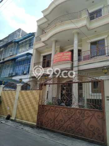Rumah area Jelambar, Jakarta Barat, Luas 230m² LB 600m² - SEGERA MILIKI! Rumah area Jelambar, Jakarta Barat, Luas 230m² LB 600m² - SEGERA MILIKI!