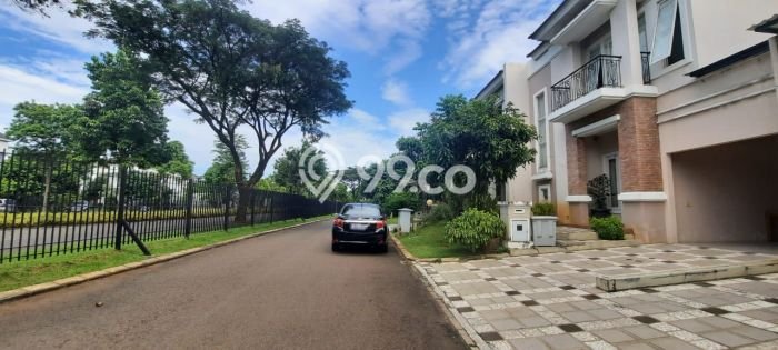 Rumah di Gading Serpong, Tangerang, LT 162m² Bangunan 211m² Rumah di Gading Serpong, Tangerang, LT 162m² Bangunan 211m²