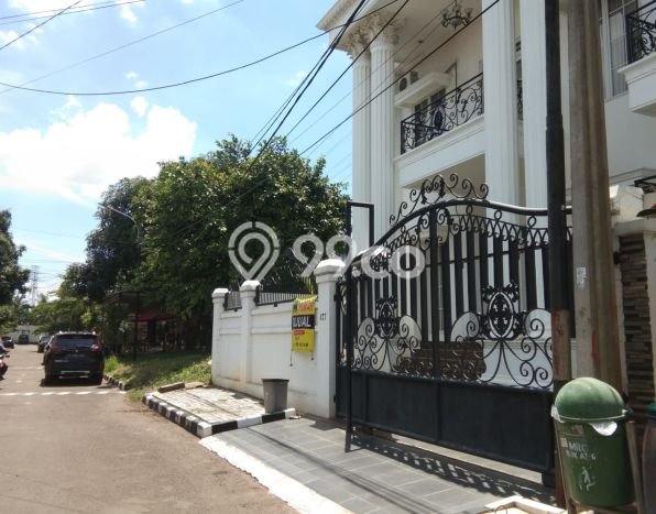 Dijual Cepat Rumah dengan Luas Tanah 216m² dan Luas Bangunan 381m² di Area Bekasi, Bekasi Dijual Cepat Rumah dengan Luas Tanah 216m² dan Luas Bangunan 381m² di Area Bekasi, Bekasi