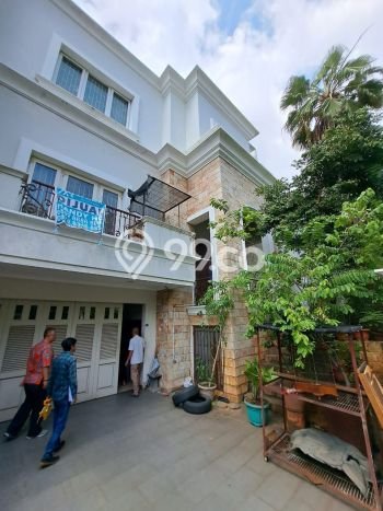 Rumah Strategis Taman Grisenda, Jakarta Utara, Luas 300m² LB 650m² Rumah Strategis Taman Grisenda, Jakarta Utara, Luas 300m² LB 650m²