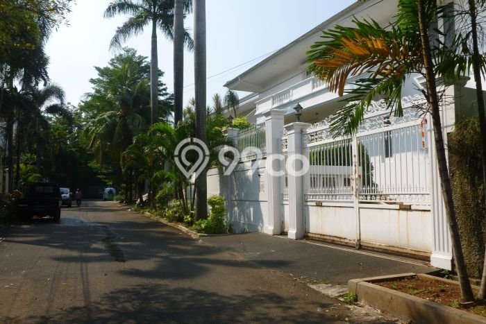 Rumah Modern area Permata Hijau, Jakarta Selatan, LT 770m² Bangunan 810m² Rumah Modern area Permata Hijau, Jakarta Selatan, LT 770m² Bangunan 810m²