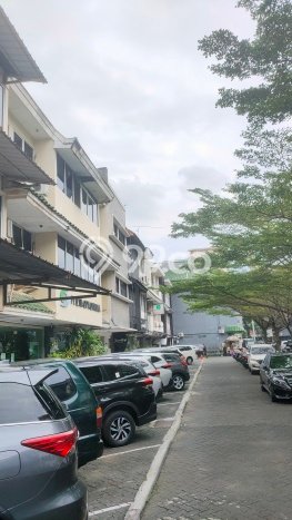 LOKASI PREMIUM! Ruko di , Luas 228m2m², Mainroad, Area Bisnis LOKASI PREMIUM! Ruko di , Luas 228m2m², Mainroad, Area Bisnis