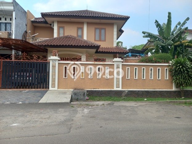 Rumah 4 KT 2 KM di Area Premium Kav DKI, Jakarta Barat Rumah 4 KT 2 KM di Area Premium Kav DKI, Jakarta Barat
