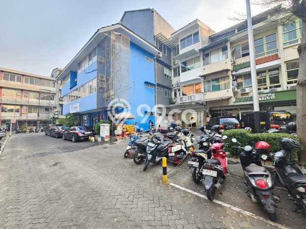 LOKASI PREMIUM! Ruko di , Luas 228m2m², Mainroad, Area Bisnis LOKASI PREMIUM! Ruko di , Luas 228m2m², Mainroad, Area Bisnis