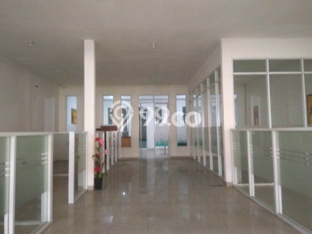 LOKASI TERBAIK! Gudang Kawasan Cakung, Luas 800m², Jalan Utama LOKASI TERBAIK! Gudang Kawasan Cakung, Luas 800m², Jalan Utama