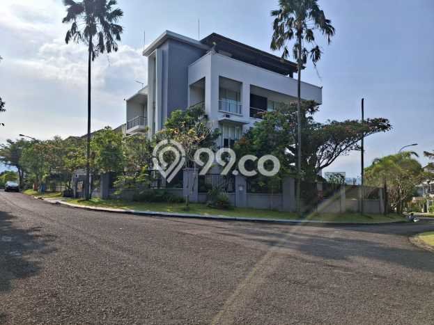 Rumah Mewah LB 800m2 Siap Pakai Desain Elegan di Sentul City, Bogor Rumah Mewah LB 800m2 Siap Pakai Desain Elegan di Sentul City, Bogor