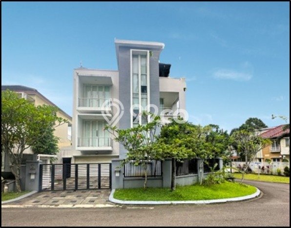 Rumah Mewah LB 800m2 Siap Pakai Desain Elegan di Sentul City, Bogor Rumah Mewah LB 800m2 Siap Pakai Desain Elegan di Sentul City, Bogor