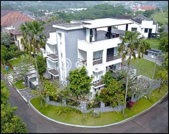 Rumah Mewah LB 800m2 Siap Pakai Desain Elegan di Sentul City, Bogor Rumah Mewah LB 800m2 Siap Pakai Desain Elegan di Sentul City, Bogor