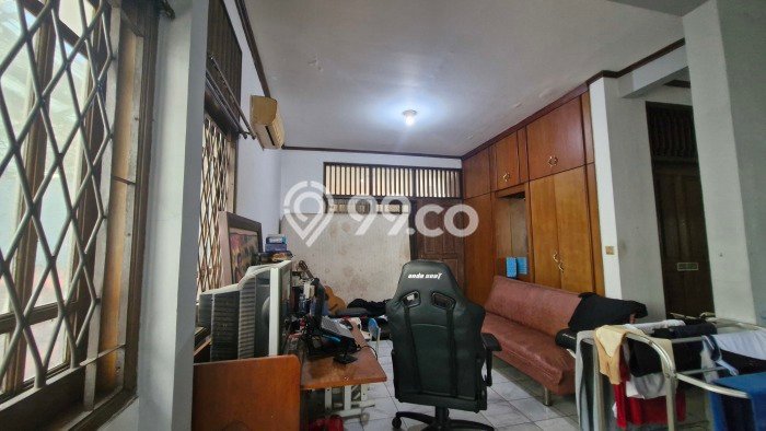 Siap Huni Rumah Mewah 4 Kamar di Kebon Jeruk Dekat ke Mana Pun Siap Huni Rumah Mewah 4 Kamar di Kebon Jeruk Dekat ke Mana Pun