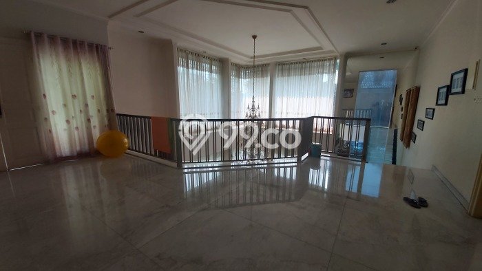Ready to Use! Luxury House LT 550m2 Desain Elegan di Intercon Ready to Use! Luxury House LT 550m2 Desain Elegan di Intercon