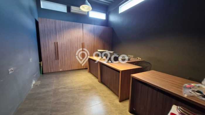 Kantor Bagus LT 230m2 LB 730m2 Dijual di Menteng Jakarta Pusat Kantor Bagus LT 230m2 LB 730m2 Dijual di Menteng Jakarta Pusat