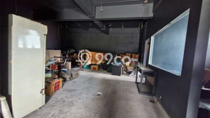 Kantor Bagus LT 230m2 LB 730m2 Dijual di Menteng Jakarta Pusat Kantor Bagus LT 230m2 LB 730m2 Dijual di Menteng Jakarta Pusat