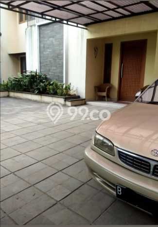 Ready to Use! Luxury House LT 327m2 Desain Modern di Kalibata Ready to Use! Luxury House LT 327m2 Desain Modern di Kalibata