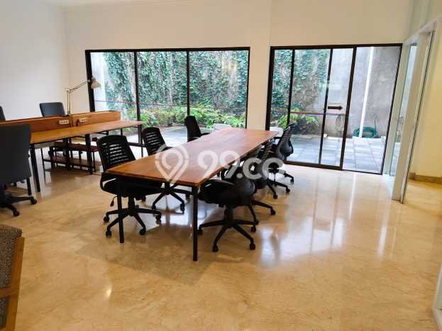 Jual Rumah Luas Elegan Dengan View Eksklusif di Kedoya, Jakarta Barat Jual Rumah Luas Elegan Dengan View Eksklusif di Kedoya, Jakarta Barat