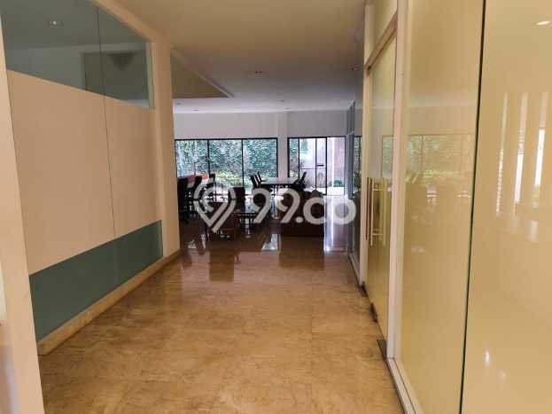 Jual Rumah Luas Elegan Dengan View Eksklusif di Kedoya, Jakarta Barat Jual Rumah Luas Elegan Dengan View Eksklusif di Kedoya, Jakarta Barat