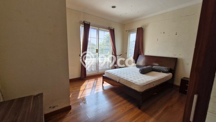 Rumah Luxury Modern Tanpa Renovasi di Green Lake City Jakarta Barat Rumah Luxury Modern Tanpa Renovasi di Green Lake City Jakarta Barat