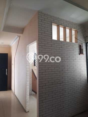HOT LISTING! Rumah Siap Huni di Taman Surya, Jakarta Barat, LT 96m² Bangunan 198m² HOT LISTING! Rumah Siap Huni di Taman Surya, Jakarta Barat, LT 96m² Bangunan 198m²