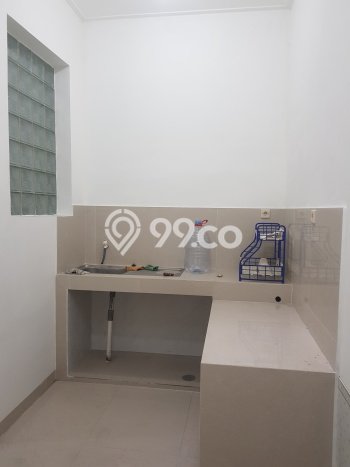 Rumah di Tanjung Duren, Dekat Stasiun, 3 KT, LT 65m² LB 120m² Rumah di Tanjung Duren, Dekat Stasiun, 3 KT, LT 65m² LB 120m²