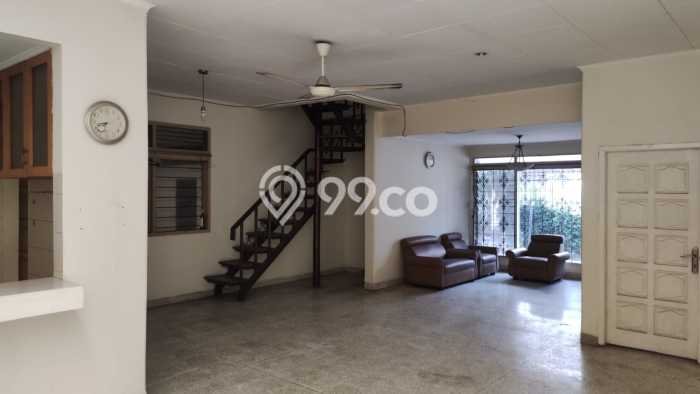 Hunian Elit LB 210m2 Siap Huni Desain Elegan di Taman Surya, Jakarta Barat Hunian Elit LB 210m2 Siap Huni Desain Elegan di Taman Surya, Jakarta Barat