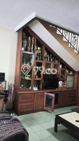 Rumah Elit Modern Siap Huni di Joglo Jakarta Barat Rumah Elit Modern Siap Huni di Joglo Jakarta Barat