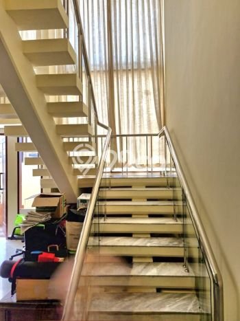 PROPERTI PILIHAN! Rumah Asri di Intercon, LT 324m² Bangunan 420m² PROPERTI PILIHAN! Rumah Asri di Intercon, LT 324m² Bangunan 420m²