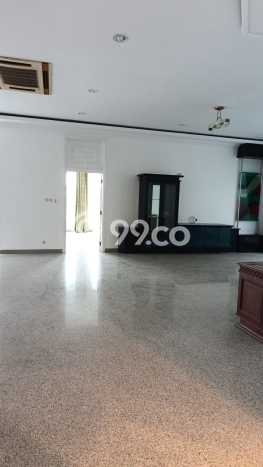 Disewakan Rumah Nyaman di Intercon LT 718m2 / LB 384m2 Siap Huni Disewakan Rumah Nyaman di Intercon LT 718m2 / LB 384m2 Siap Huni