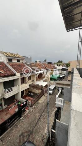 Ready to Use! Luxury House LT 90m2 Desain Elegan di Taman Palem Ready to Use! Luxury House LT 90m2 Desain Elegan di Taman Palem