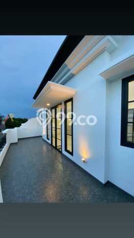 Jual Rumah Luas Elegan Dengan View Eksklusif di Cibubur, Jakarta Timur Jual Rumah Luas Elegan Dengan View Eksklusif di Cibubur, Jakarta Timur