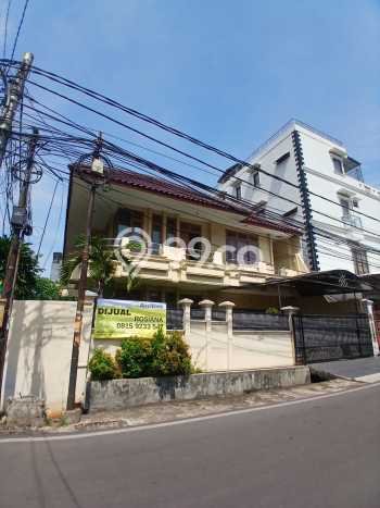 HUNIAN BERKELAS! Rumah Exclusive , Jakarta Barat, LT 325m2m² LB 210m2m² HUNIAN BERKELAS! Rumah Exclusive , Jakarta Barat, LT 325m2m² LB 210m2m²