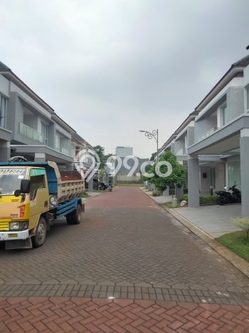 Rumah Elit LB 257m2 Siap Huni Desain Elegan di Gading Serpong, Tangerang Rumah Elit LB 257m2 Siap Huni Desain Elegan di Gading Serpong, Tangerang
