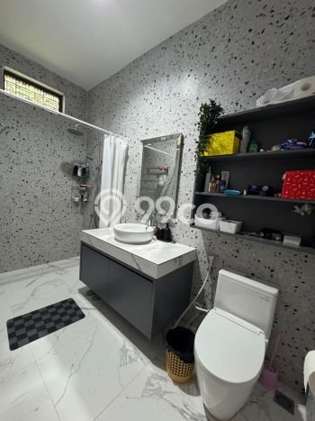 Rumah Mewah LB 385m2 Siap Pakai Desain Elegan di BSD The Green, Tangerang Rumah Mewah LB 385m2 Siap Pakai Desain Elegan di BSD The Green, Tangerang