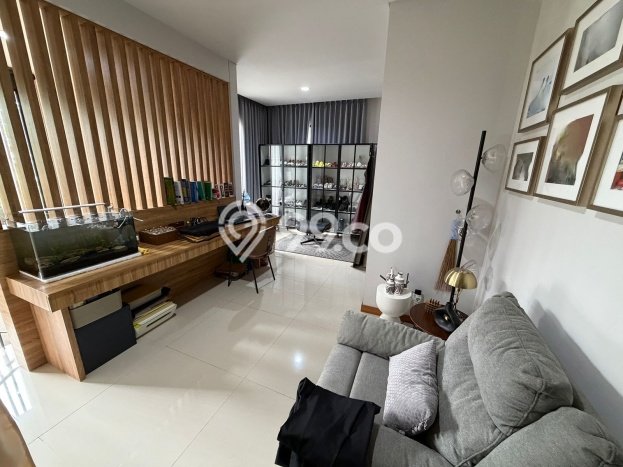 Hunian Eksklusif Siap Huni LT 246m2 di BSD, Tangerang Selatan Hunian Eksklusif Siap Huni LT 246m2 di BSD, Tangerang Selatan