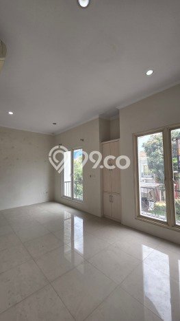Dijual Rumah Mewah Megah Dengan View Cantik di Summarecon Serpong, Tangerang Dijual Rumah Mewah Megah Dengan View Cantik di Summarecon Serpong, Tangerang
