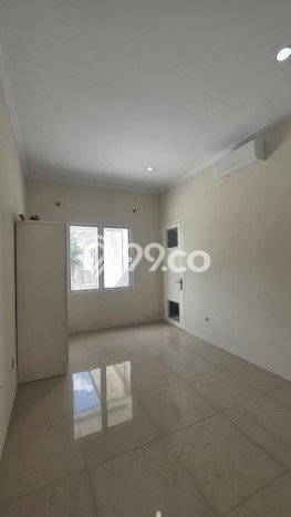 Dijual Rumah Mewah Megah Dengan View Cantik di Summarecon Serpong, Tangerang Dijual Rumah Mewah Megah Dengan View Cantik di Summarecon Serpong, Tangerang