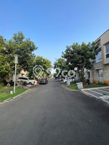 Jual Rumah Eksklusif 3 KT di Summarecon Serpong, Tangerang Jual Rumah Eksklusif 3 KT di Summarecon Serpong, Tangerang