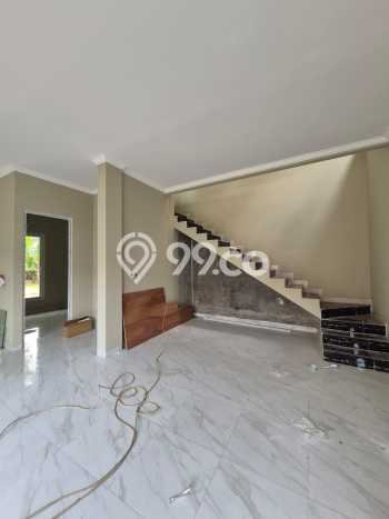 Rumah Elit Modern Tanpa Renovasi di Villa Melati Mas Tangerang Selatan Rumah Elit Modern Tanpa Renovasi di Villa Melati Mas Tangerang Selatan