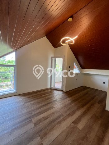 Rumah Luas Asri 3 KT Siap Pakai di BSD Green Wich Tangerang Rumah Luas Asri 3 KT Siap Pakai di BSD Green Wich Tangerang