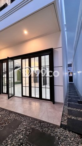 Rumah Elit Modern Siap Huni di BSD Nusaloka Tangerang Rumah Elit Modern Siap Huni di BSD Nusaloka Tangerang