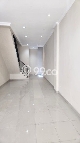 Ruko For Rent Kawasan Green Lake City, Luas 286m², Lokasi Premium, Siap Operasi Ruko For Rent Kawasan Green Lake City, Luas 286m², Lokasi Premium, Siap Operasi