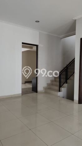 Disewakan! Rumah 3 Kamar Tidur &
3 Kamar Mandi di Green Lake City, Jakarta Barat Disewakan! Rumah 3 Kamar Tidur &
3 Kamar Mandi di Green Lake City, Jakarta Barat